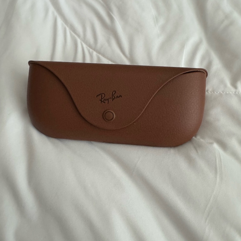Ray-Ban Meta wayfarer Charging Case (no cords)